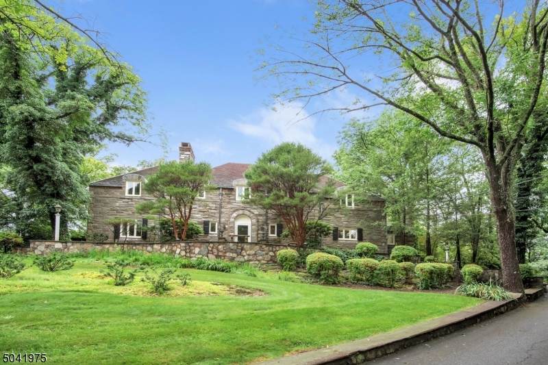 210 E Mountain Rd - Photo 1