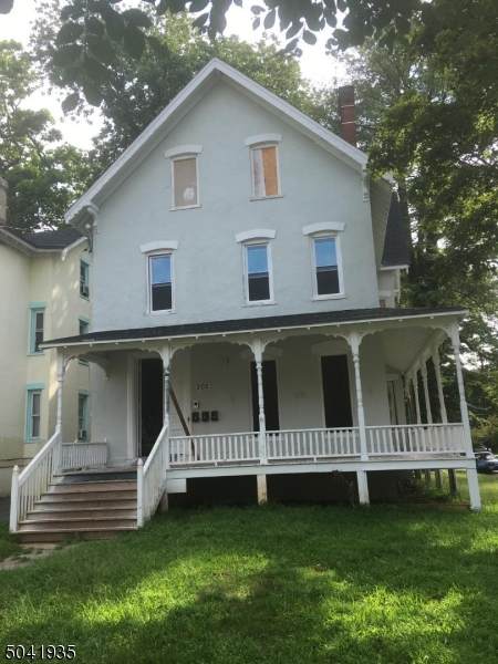 200 E 9Th St - Photo 1