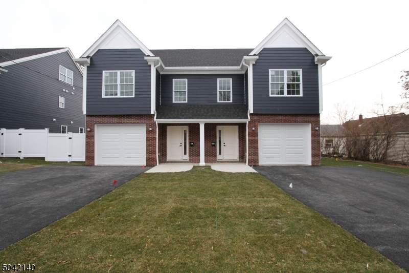 93 Hawthorne Ave - Photo 1