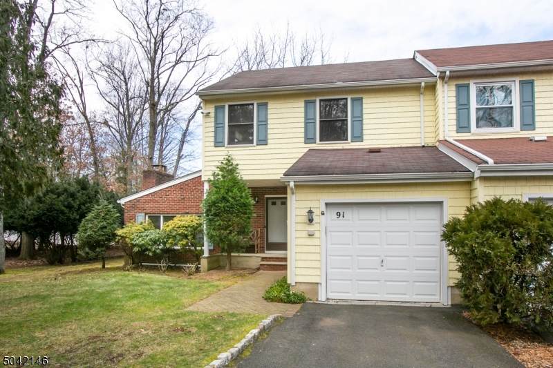91 Lexington Ln - Photo 1