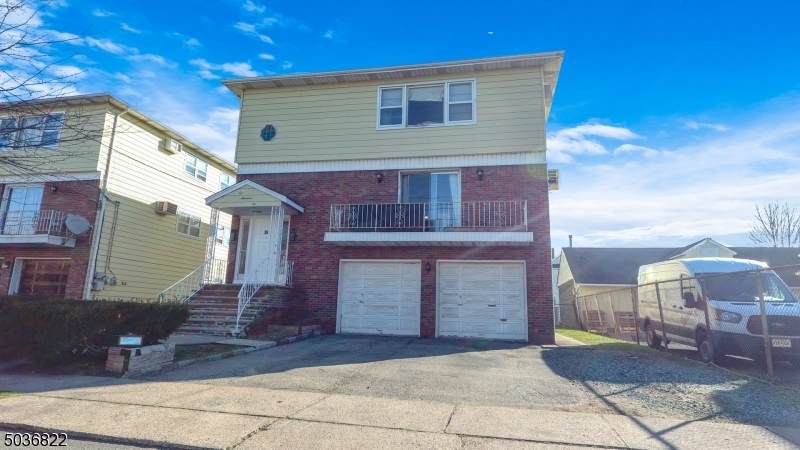 202 Westervelt Pl - Photo 1