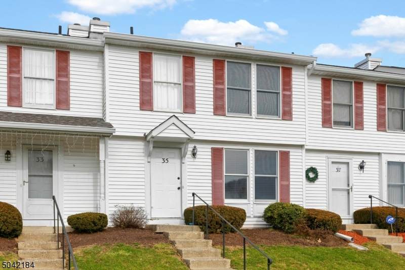 35 Liberty Ln - Photo 1