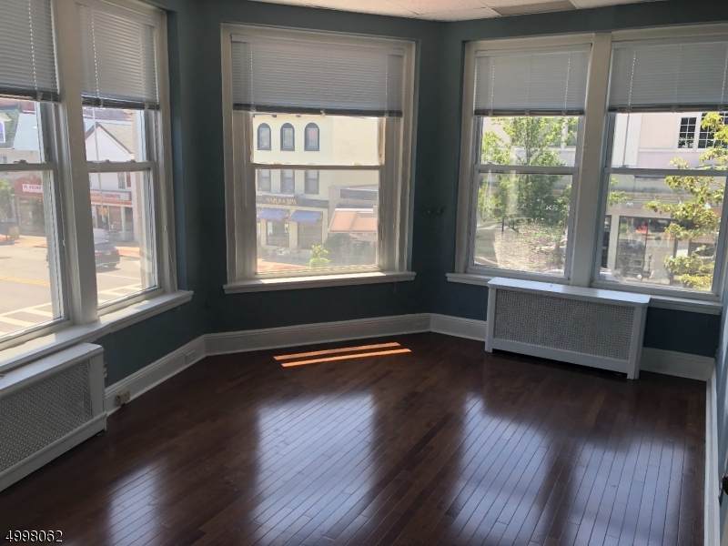605 Bloomfield Ave - Photo 1