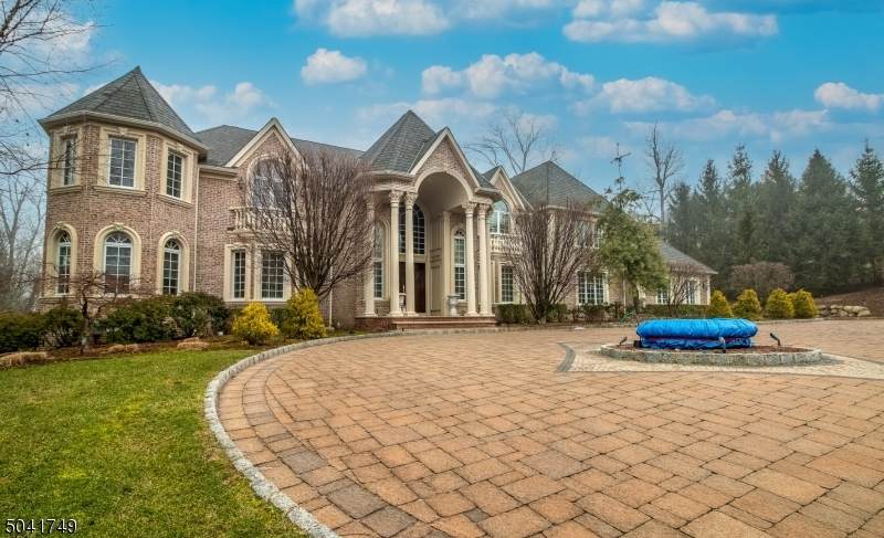 29 Brams Hill Dr - Photo 1