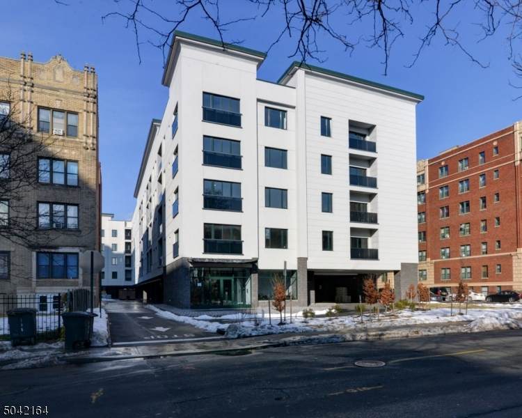 125 S Harrison St - Photo 1