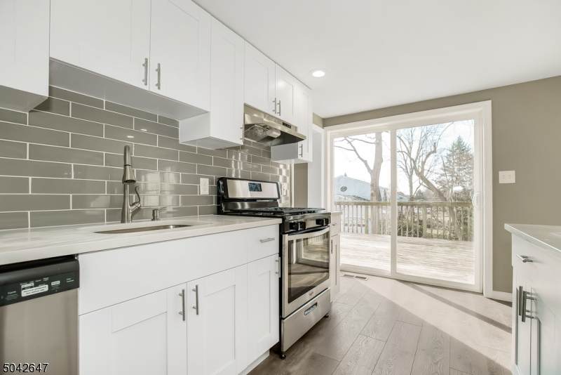 91 Ryerson Ave - Photo 1