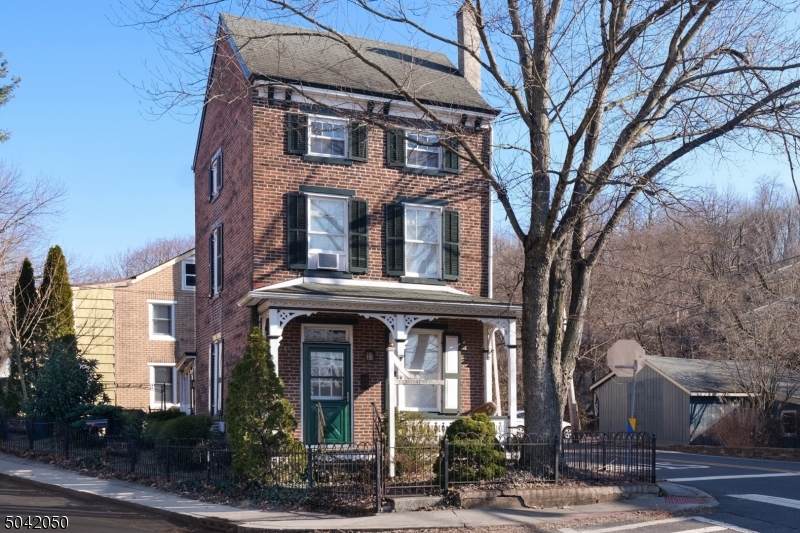 1 Quarry St - Photo 1