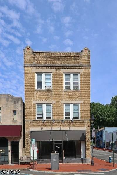171 Maplewood Ave - Photo 1