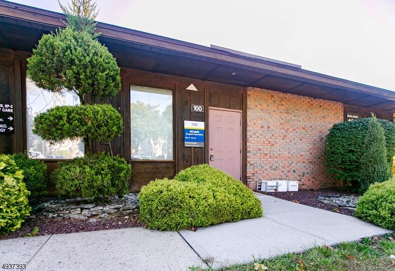 100 Coventry Dr - Photo 1