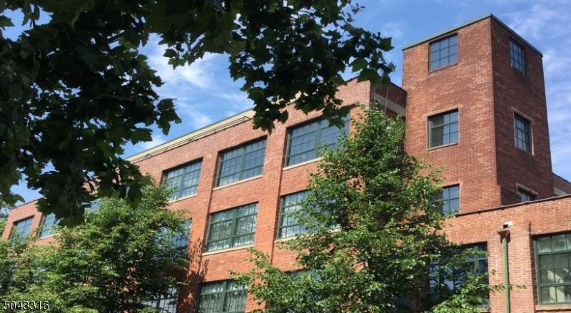 110 N Fulton St - Photo 1