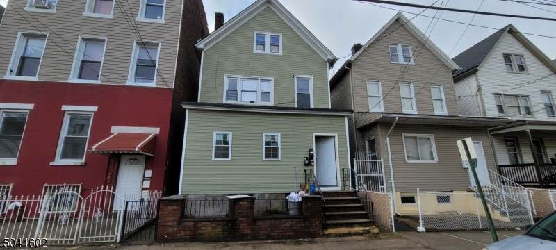 516 Fulton St - Photo 1