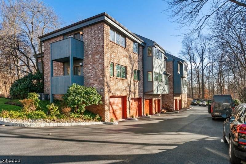 232 Indian Hollow Ct - Photo 1