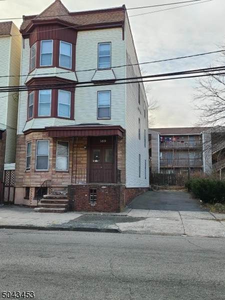 369 Littleton Ave - Photo 1
