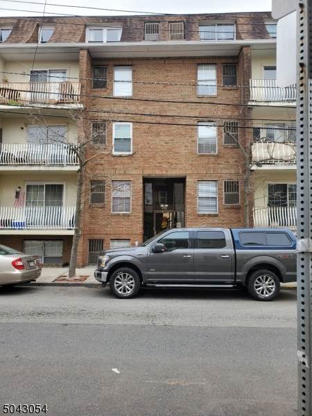17 Paterson St A-3 - Photo 1