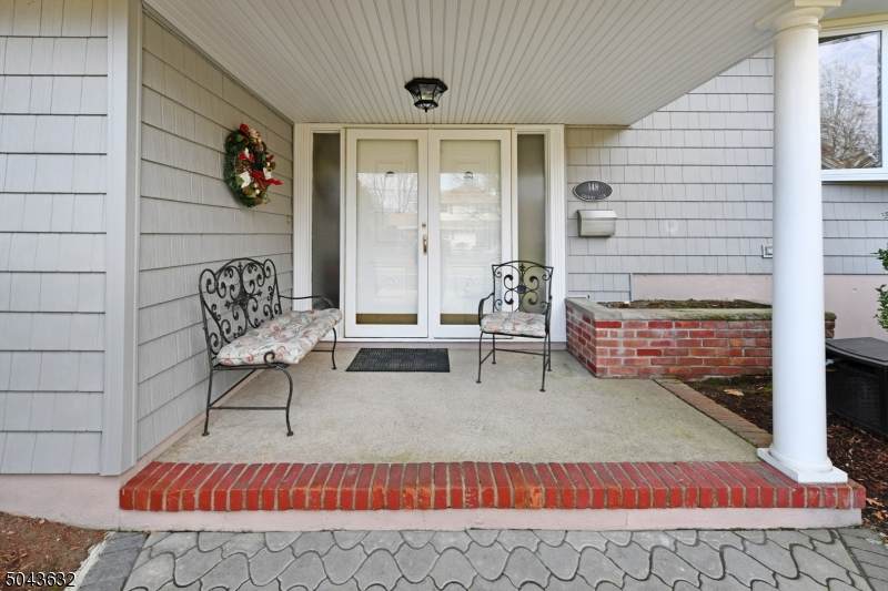148 Country Club Dr - Photo 1