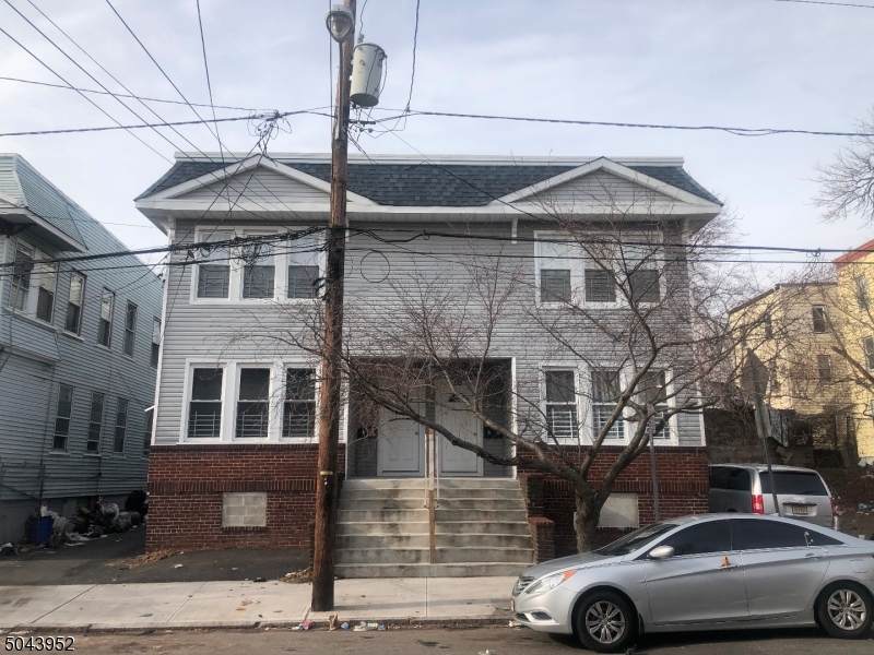 131 Huntington Ter - Photo 1