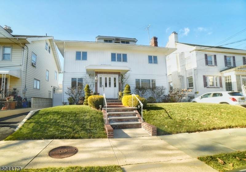 344 Ridge St - Photo 1