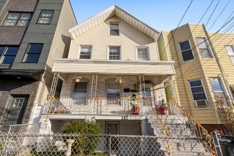 112 Bleecker St Second Fl - Photo 1