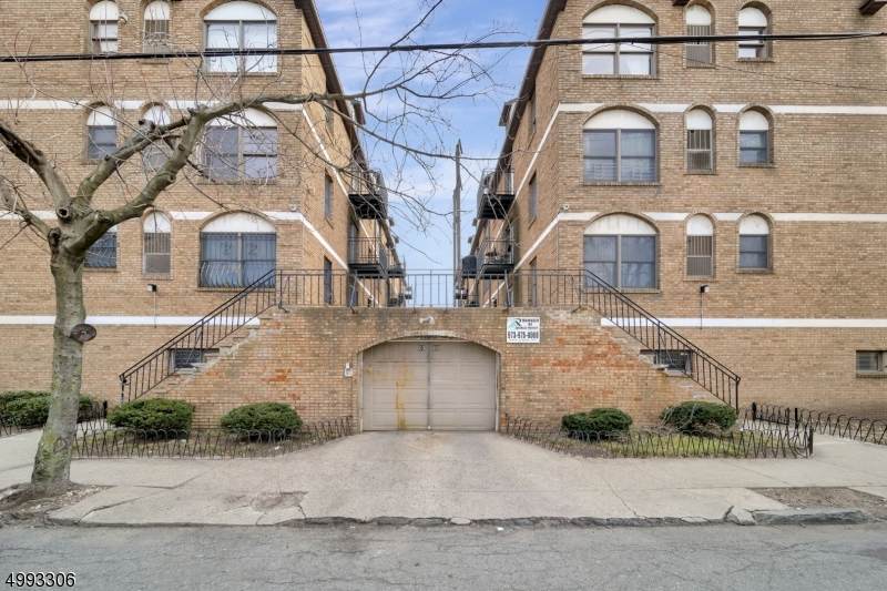 63 Rome St - Photo 1