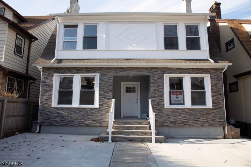 319 Glenwood Ave - Photo 1