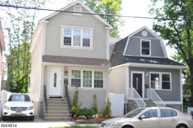 1113 Warren St - Photo 1