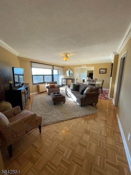 2 Claridge Dr. 2Ie - Photo 1