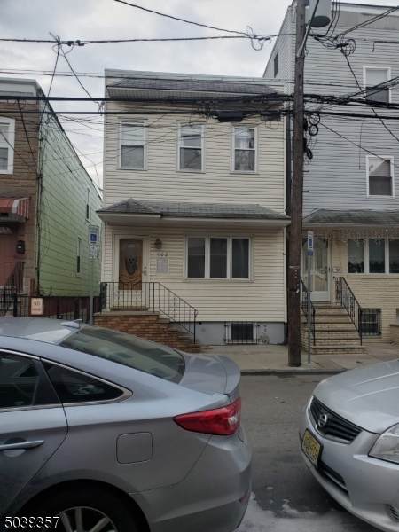 102 Nichols St - Photo 1