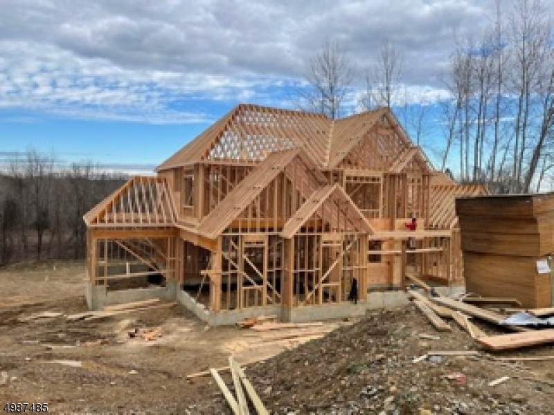 10 Exeter Ln - Photo 1