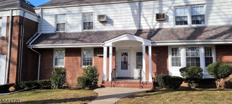 19 Elmwood Terrace - Photo 1