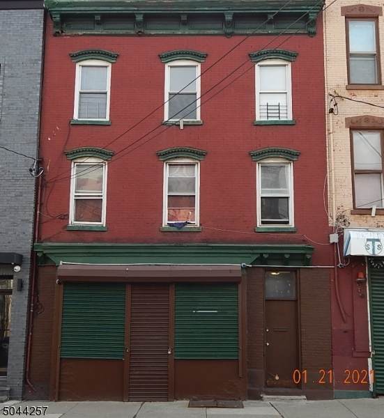 402 Palisade Ave - Photo 1