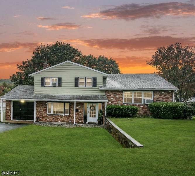 25 Hillside Ave - Photo 1
