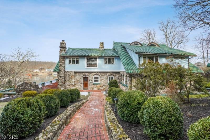 35 Elba Ave - Photo 1