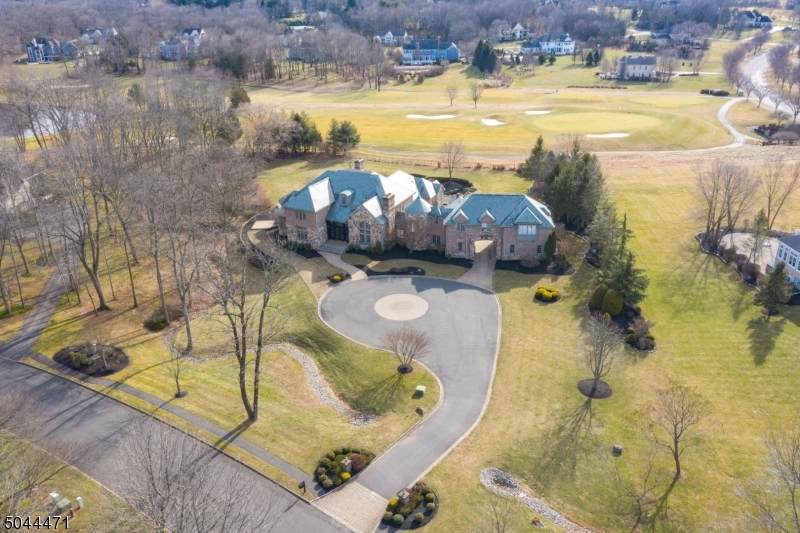 18 Dogwood Dr - Photo 1