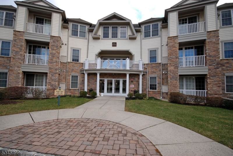 168 Victoria Dr - Photo 1