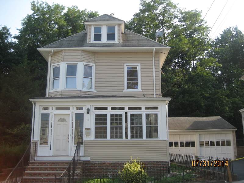 11 Edisonia Ter - Photo 1