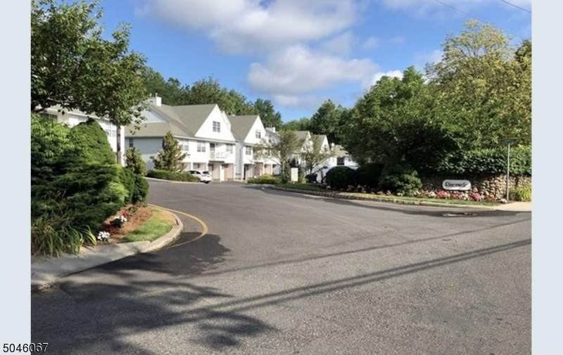 3 Vernon Ct - Photo 1