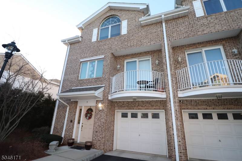 630 Valley Brook Ave - Photo 1