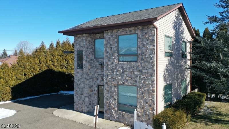 133 Ledgewood Ave - Photo 1