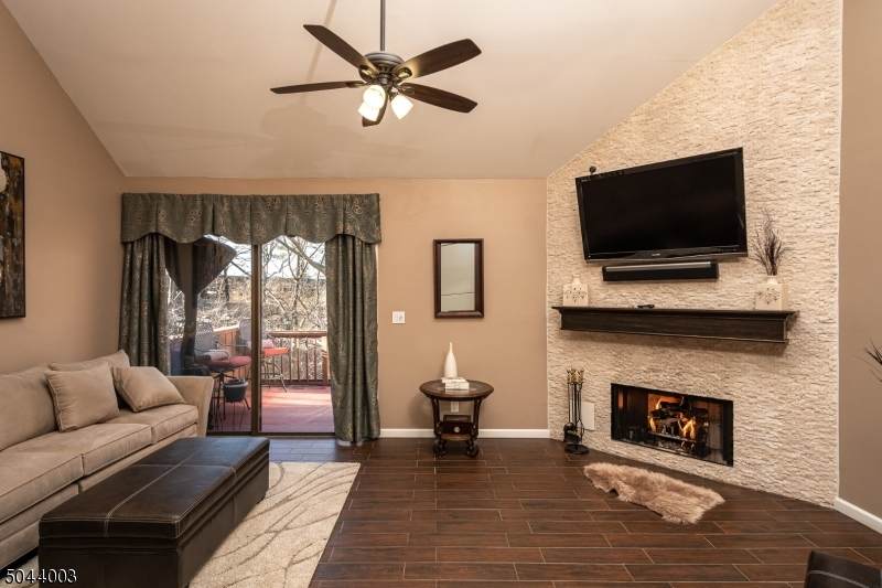 610 Sanderling Ct - Photo 1