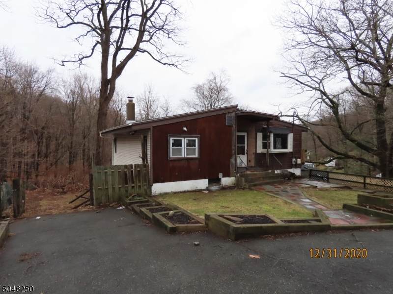 240 W Lake Shore Dr - Photo 1
