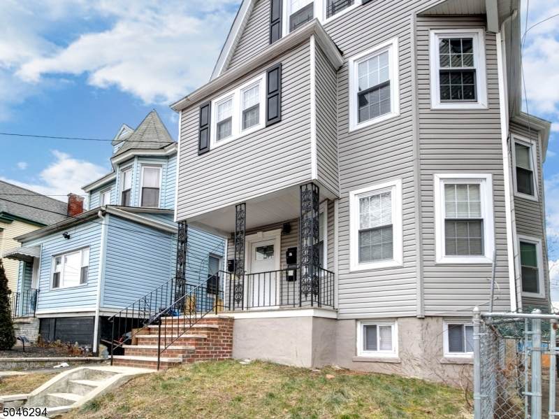 136 Myrtle Ave - Photo 1
