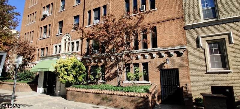 36 Duncan Ave - Photo 1