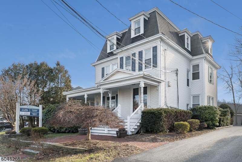 118 Washington St - Photo 1