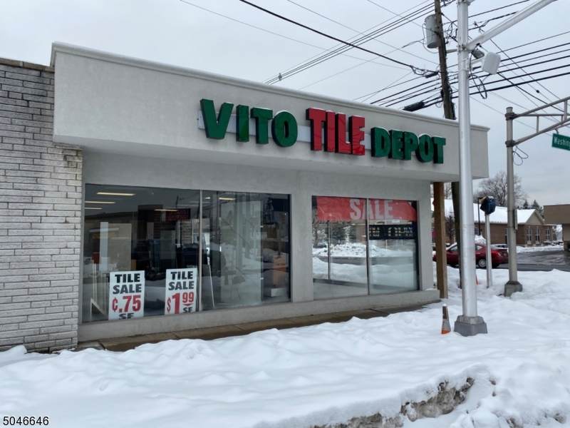 150 East Saint Georges Avenu - Photo 1
