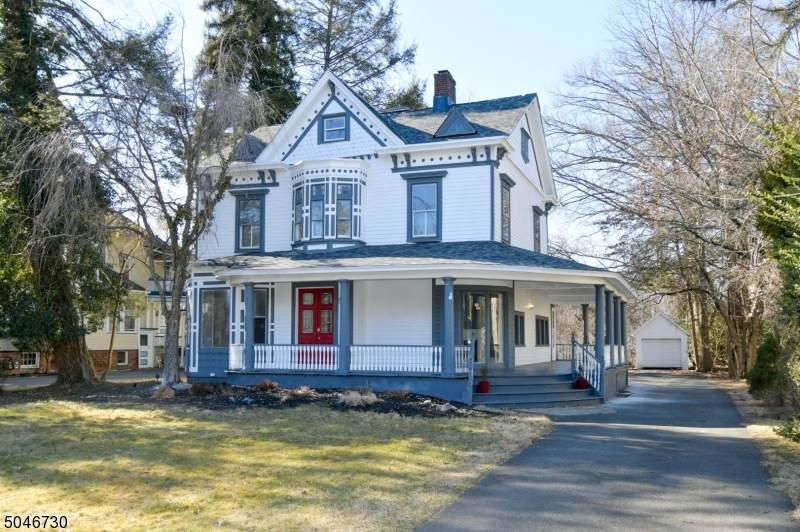 938 Central Ave - Photo 1
