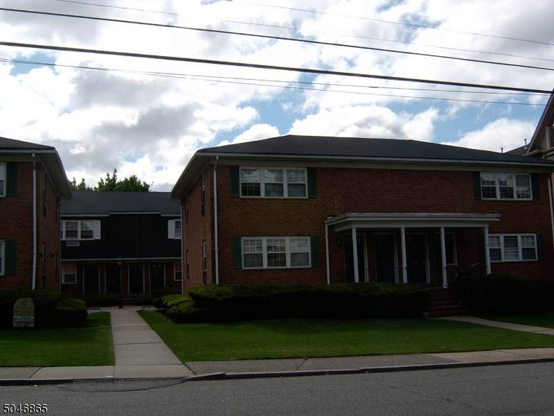 652 Franklin Ave - Photo 1