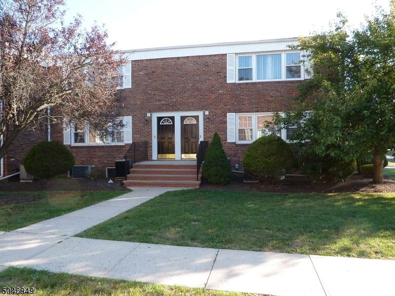 14 Dartmouth Ave - Photo 1