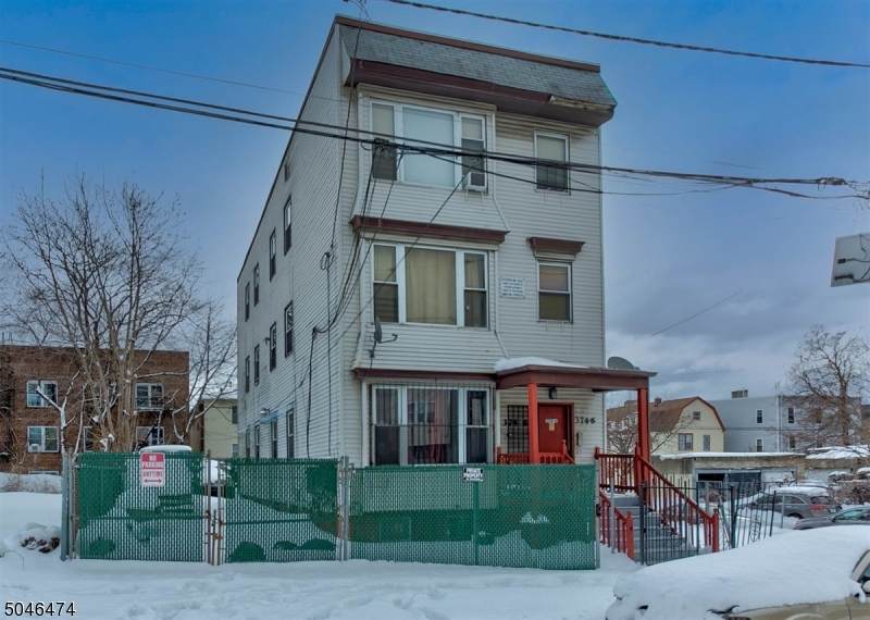 374 Chadwick Ave - Photo 1