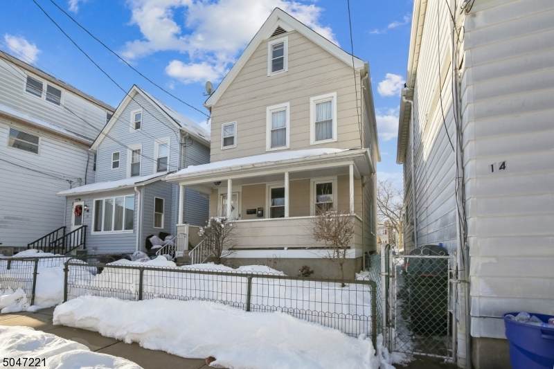 16 Pleasant Ave - Photo 1