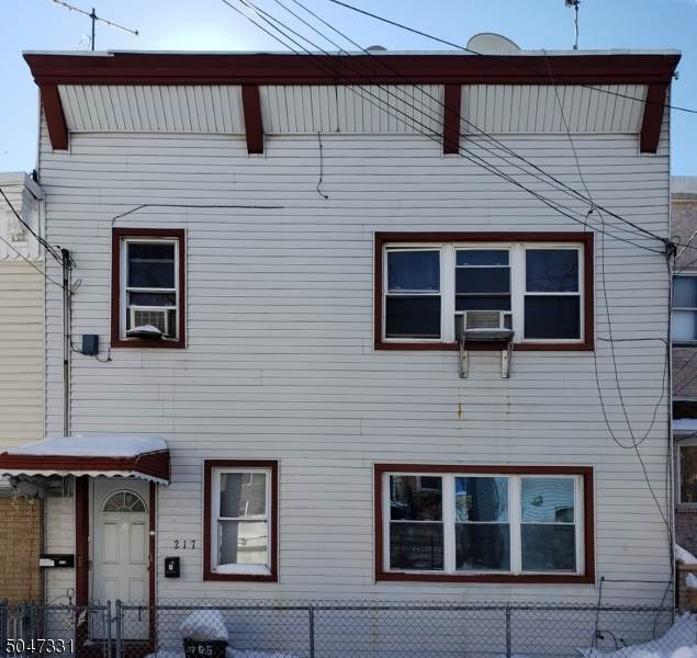 217 Griffith St - Photo 1